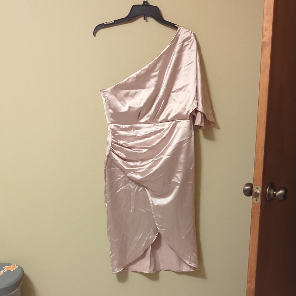 Elegant One-Shoulder Pink Dress